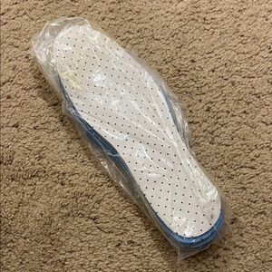 6 Pack of Women’s 11 White and Blue Shoe Inserts